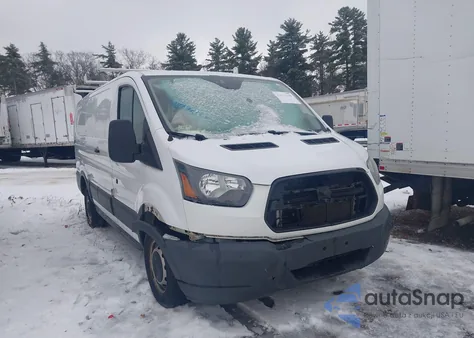 2017 Ford Transit-250 z USA, uszkodzony, nr VIN 1FTYR1ZM4HKA21521